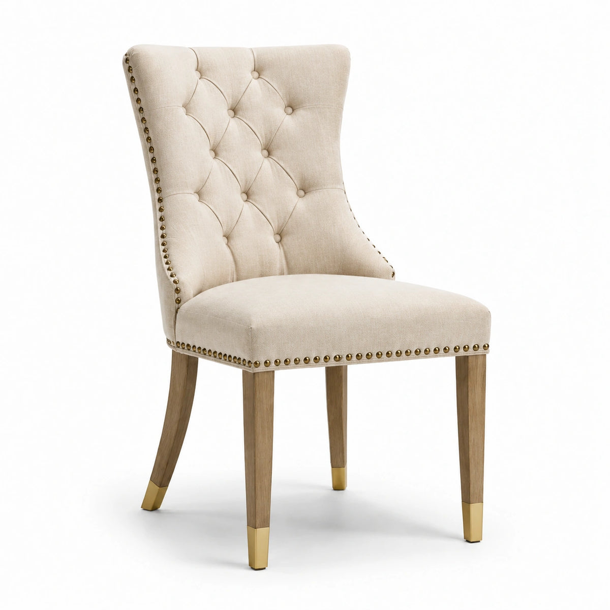 Silla de lino beige con patas de madera y detalles dorados